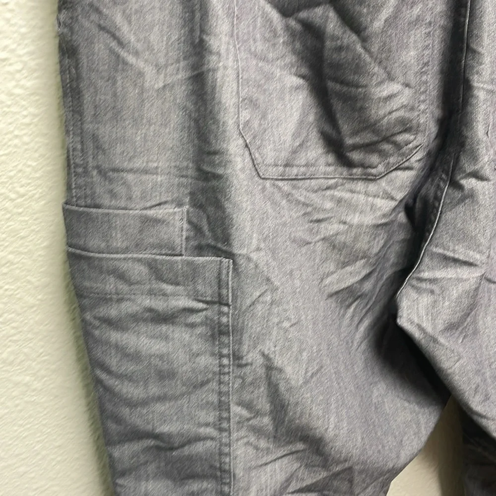 Figs Women’s Charcoal Gray Technical Scrub Cargo Pants Size Large